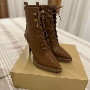 Michael Kors Kyle Lace up Booties size 8